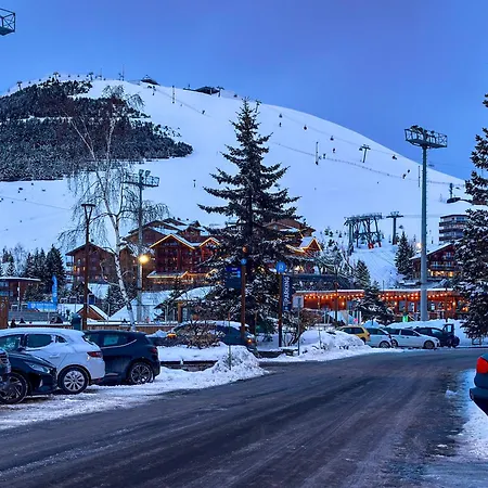 Le Du Village - Parking シャレー Huez