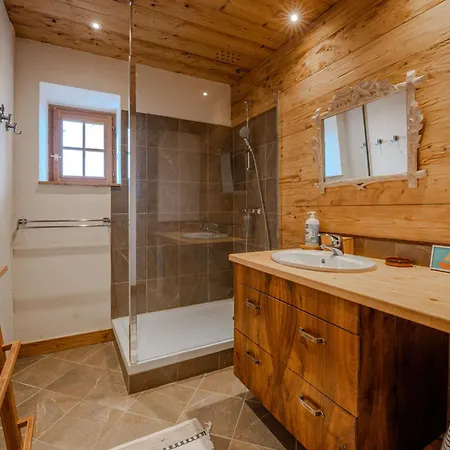 Le Du Village - Parking Chalet